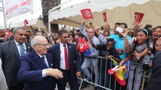 أستاذ بالإعدادية النموذجية بسوسة: "بعض المعتمدين قاموا بهرسلة مديرين من أجل إخراج التلاميذ لاستقبال الرئيس"